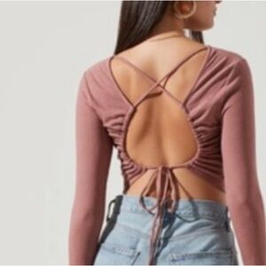 ASTR TOLUCA CUTOUT CROSS STRAP LONG SLEEVE TOP Dusty Pink Size M